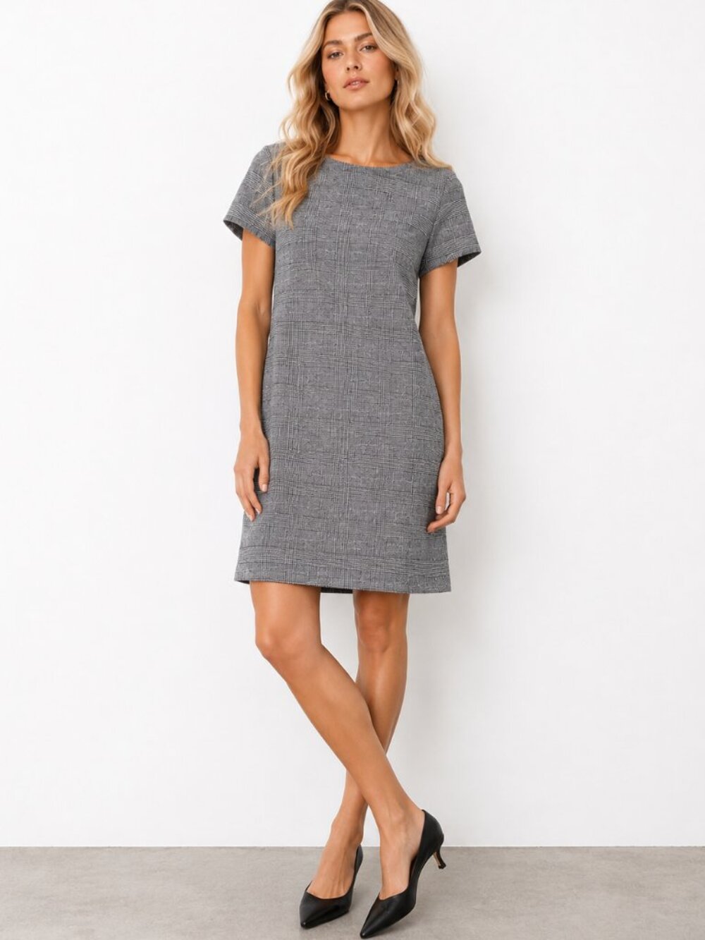 ZARA Woman Gray Black Plaid Stretch Shift Dress Short Sleeve Career Mini Size M